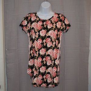 Discreet floral mini dress